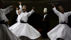 Titelbild Tanzende Derwische.