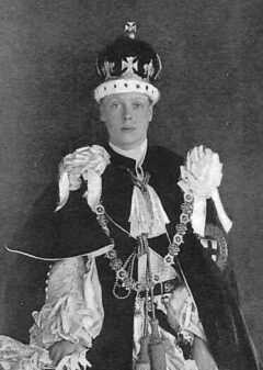 Der spätere Edward VIII. in seinem Krönungsgewand als Prince of Wales 1911.